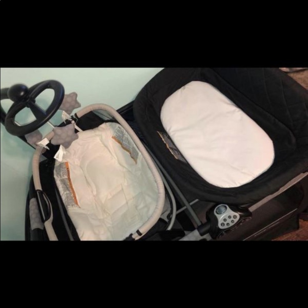 Graco 3 n 1 pack n play set